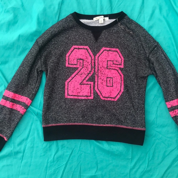 Top - Picture 3 of 4